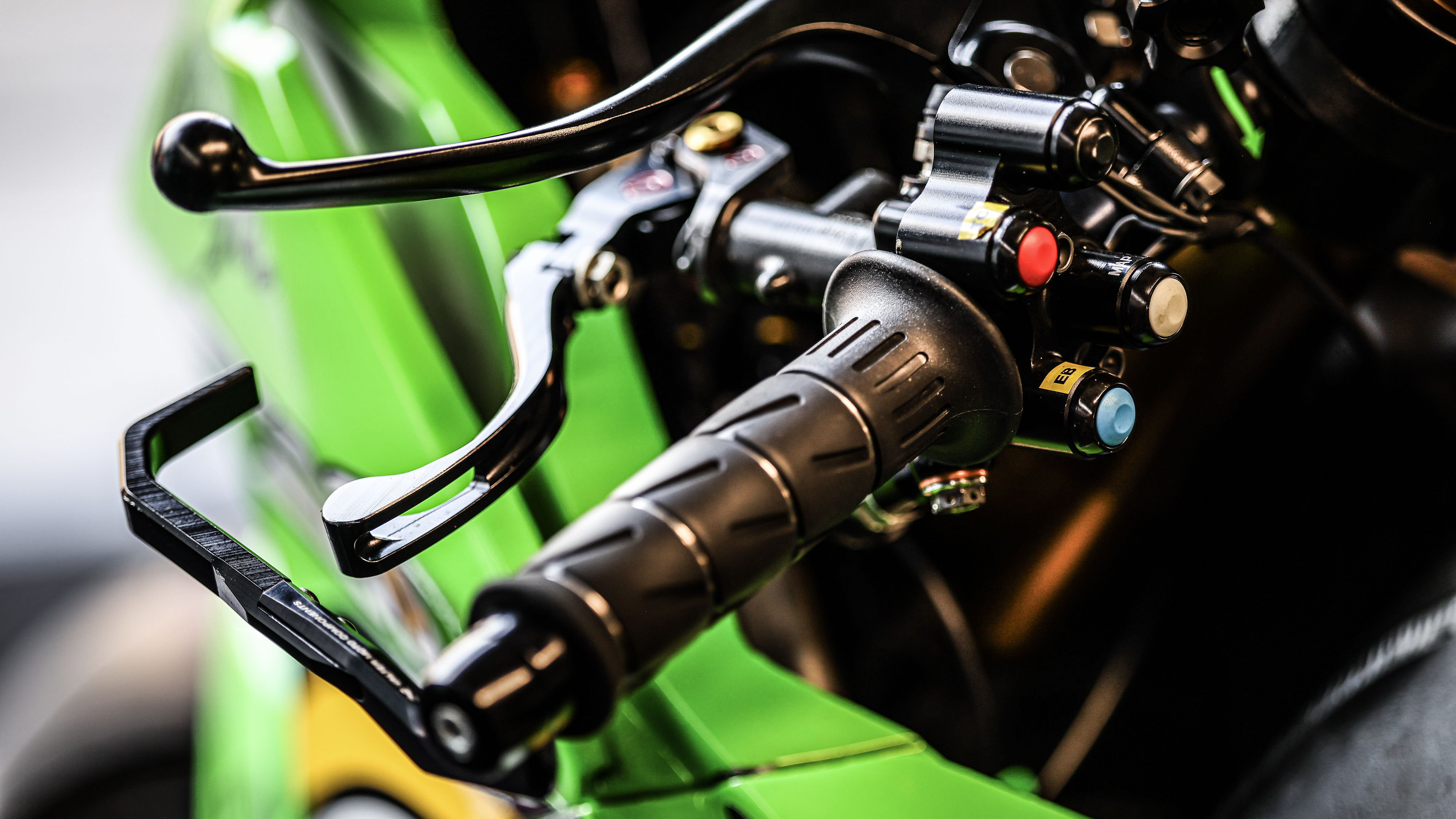 TECH GALLERY: take a deep dive into the 2025 Kawasaki ZX-10RR machine