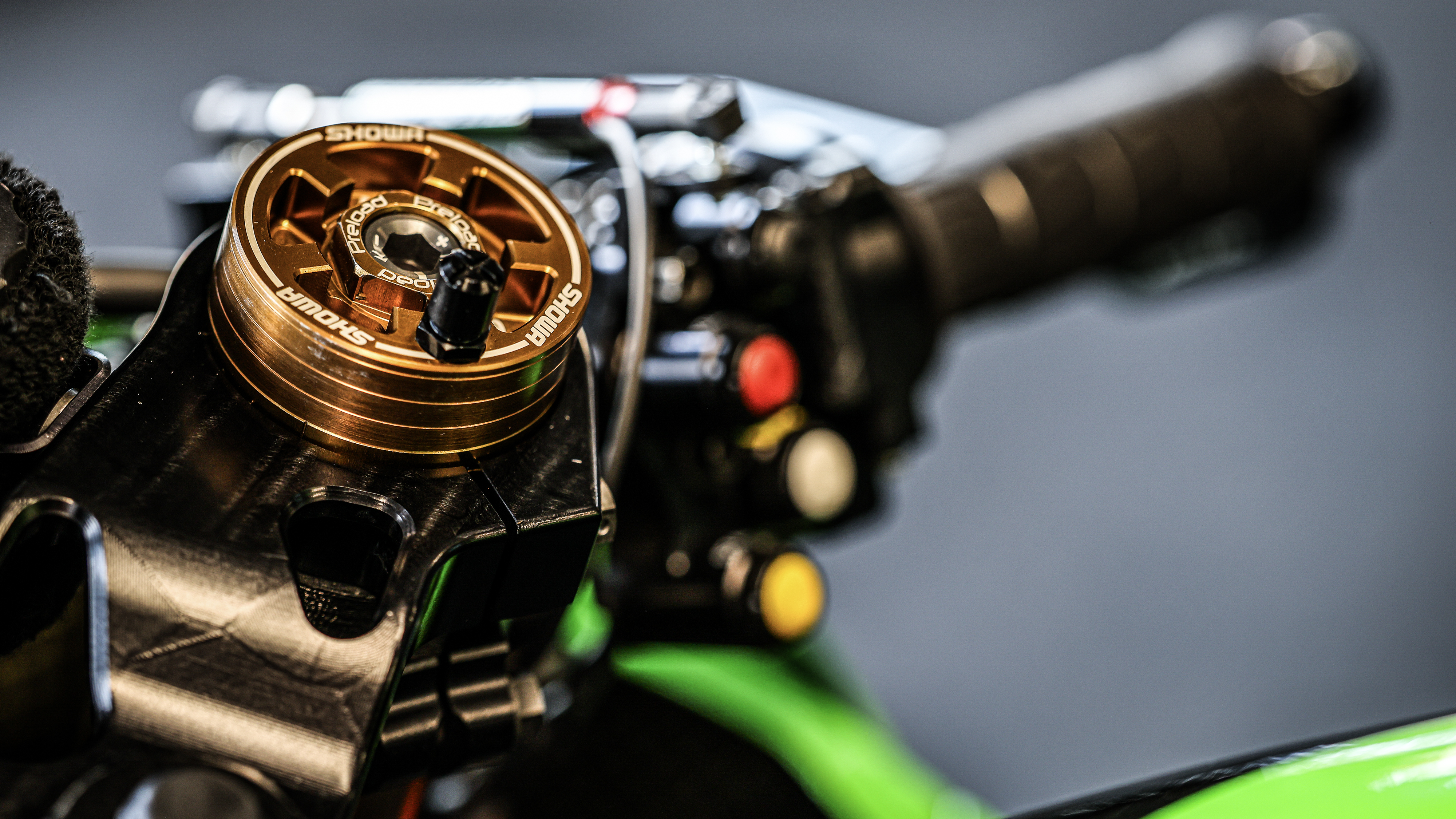 TECH GALLERY: take a deep dive into the 2025 Kawasaki ZX-10RR machine